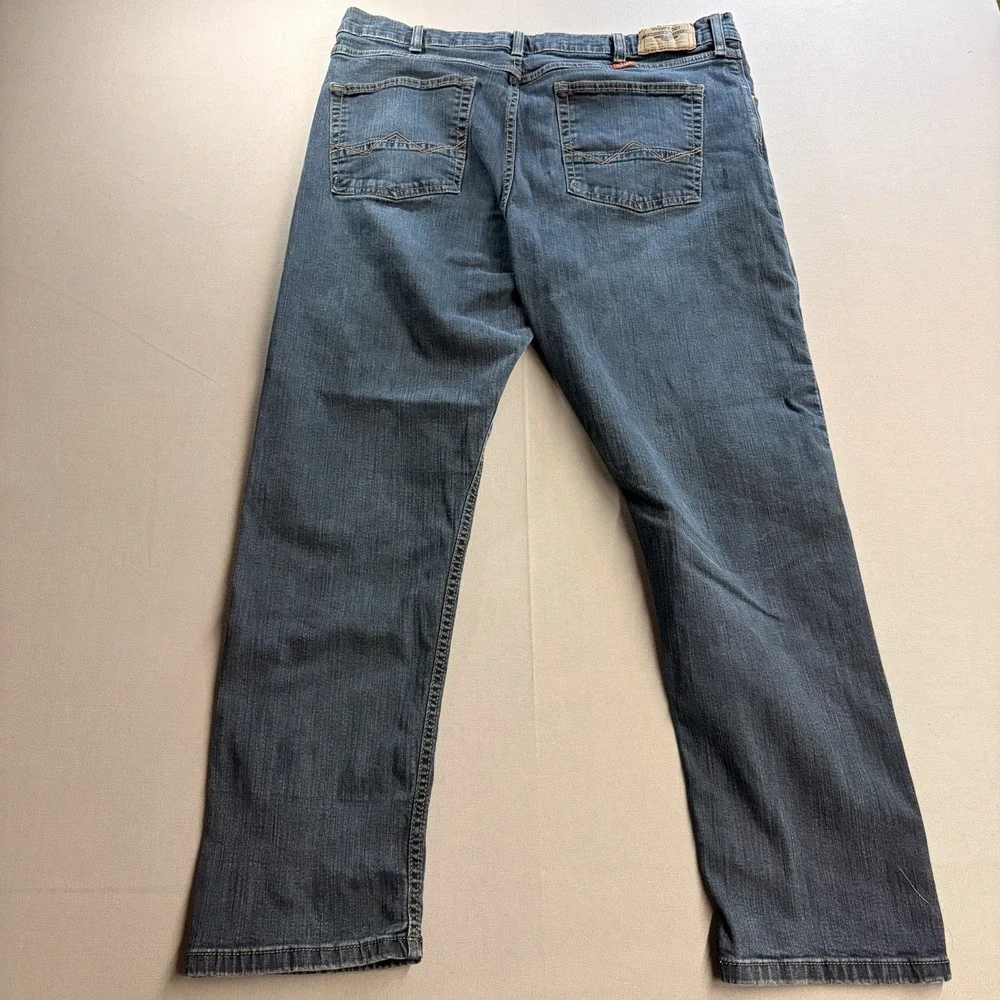 Wrangler Mens 36x26 Regular Taper Stretch Blue Jeans Medium Wash Denim 96RTWSH